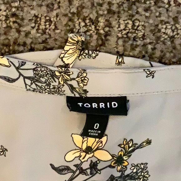 Torrid GEORGETTE HI-LOW FLORAL TUNIC BLOUSE size 12 - Picture 8 of 8